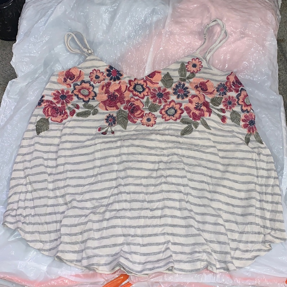 Small Flowy, floral tank